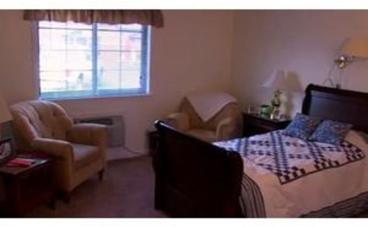 chateau-grove-senior-living-25504-46425_4