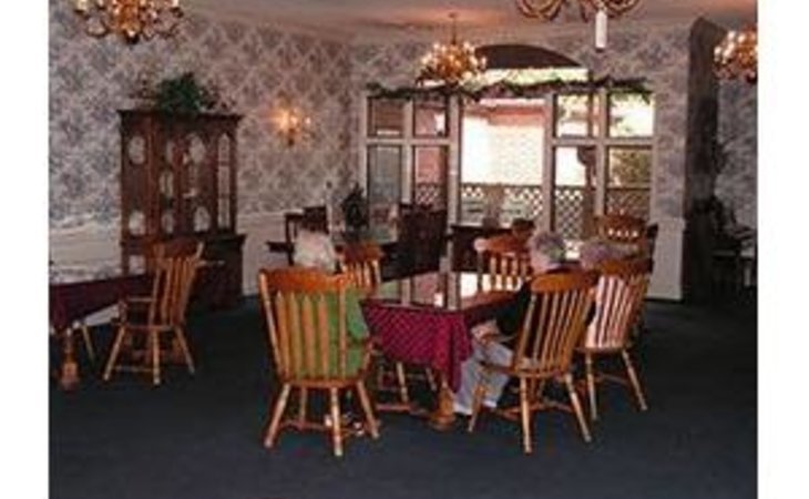 chateau-grove-senior-living-25504-46425_7