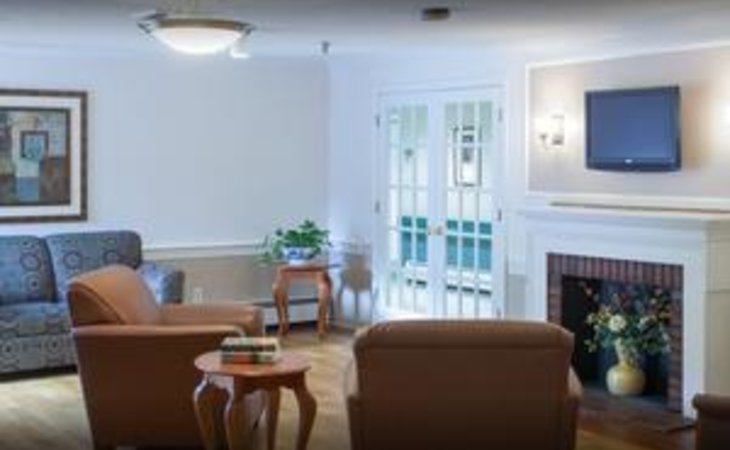 crestwood-care-and-rehabilitation-center-03055-5301_3