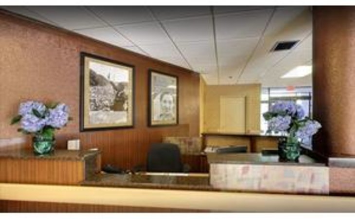 centennial-healthcare-and-rehabilitation-center-19104-7446_3