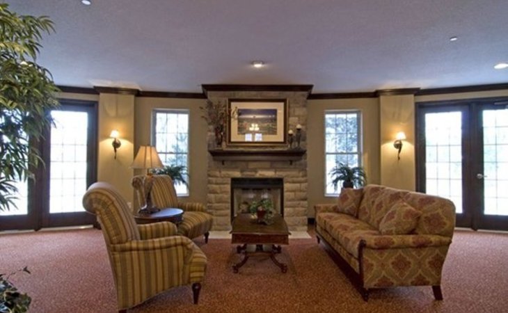 armour-oaks-senior-living-64114-972_2