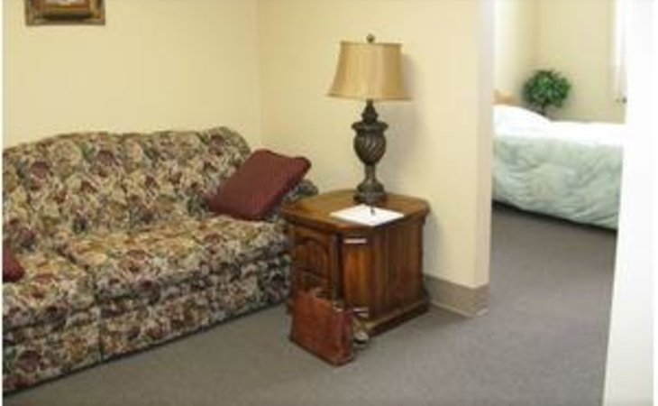 lakepoint-nursing-rehab-cent-67042-9872_4