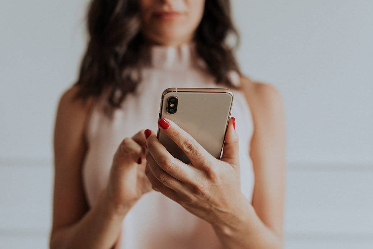 6 Best Free Government Phones For Low-Income Households_4
