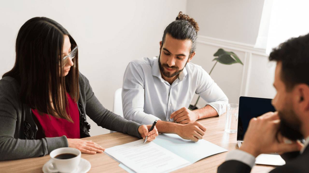 Lease Guarantors: How a Co-Signer Can Help You Secure Affordable Housing_1