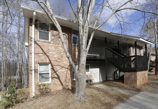 Woodstream Apartments - SC