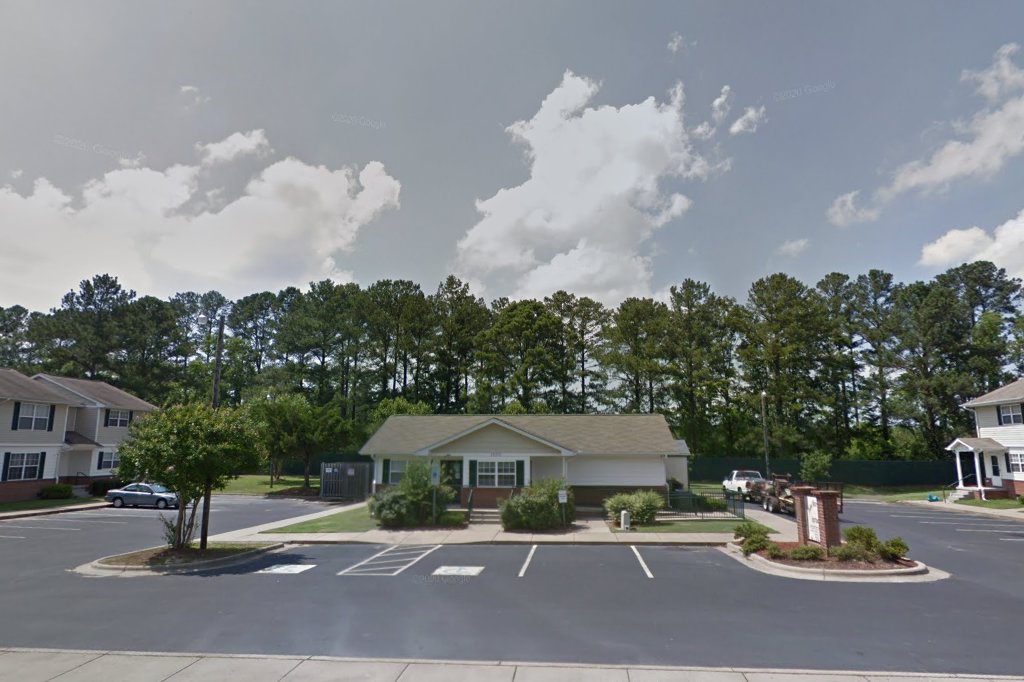 United Manor Courts
