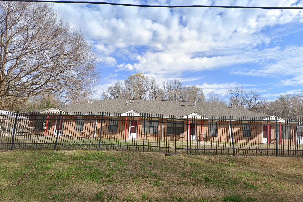 Shadow Cliff Apts