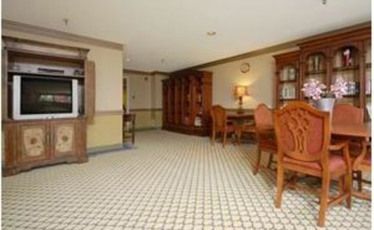river-glen-health-care-center-06488-10102_7