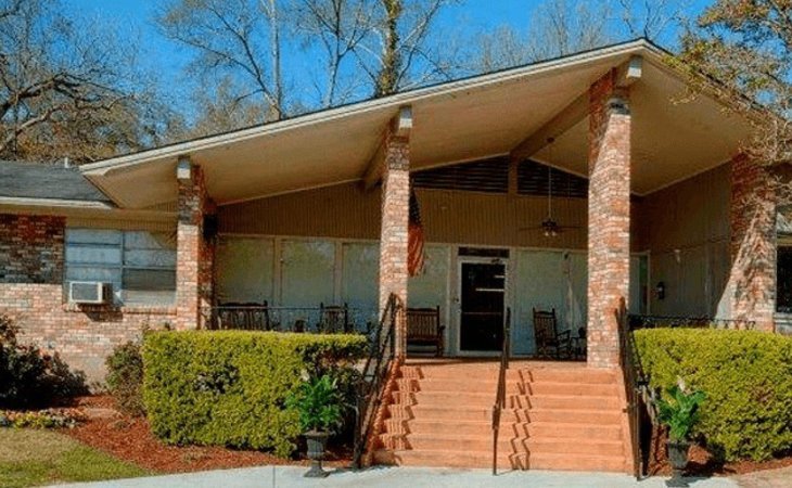 natchez-rehabilitation-and-healthcare-center-39120-11389_1
