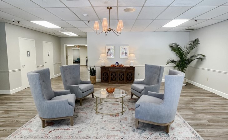 silver-lake-senior-living-35905
