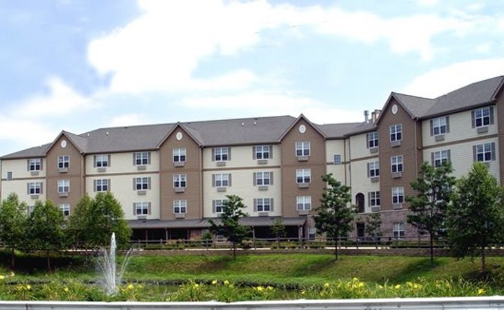 willow-falls-senior-living-60403