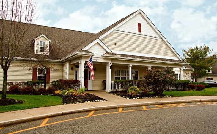 tylers-mill-senior-living-08096