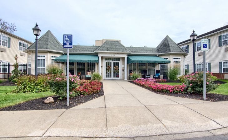 peregrine-senior-living-at-cheektowaga-14227