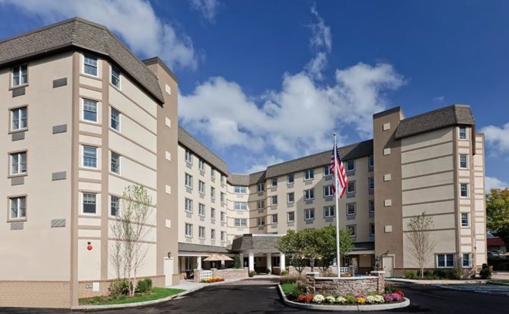 atria-glen-cove-11542