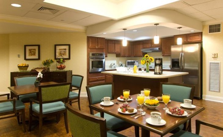 atria-longmeadow-place-01803-1176215_6