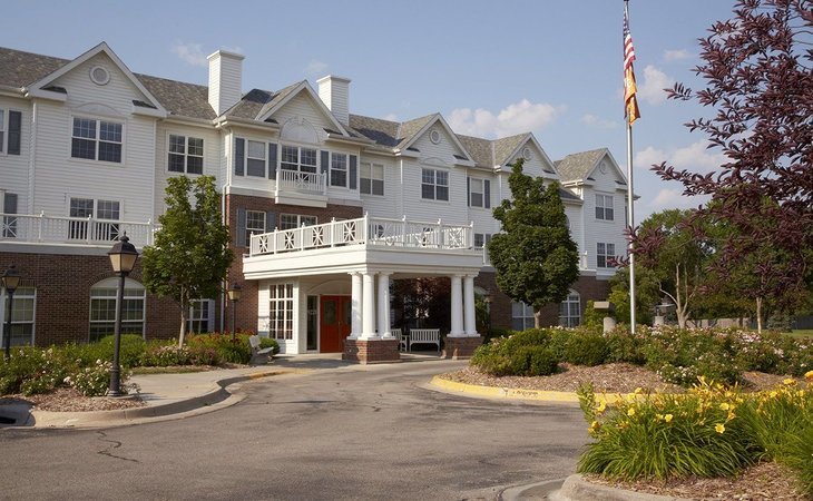 astoria-senior-living-omaha-68114