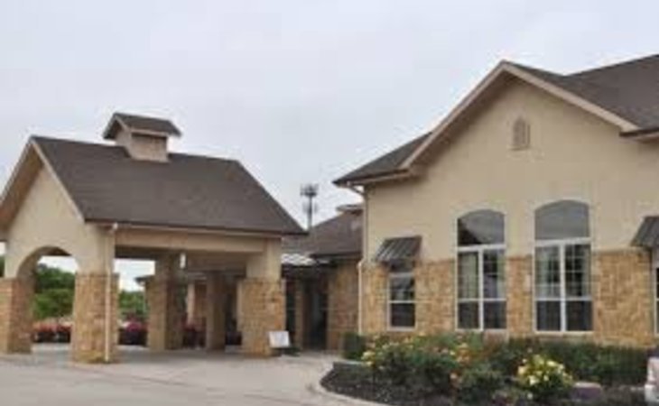 lakeshore-assisted-living-and-memory-care-75032