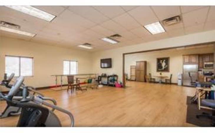 la-estancia-nursing-and-rehabilitation-center-85048-1177526_11