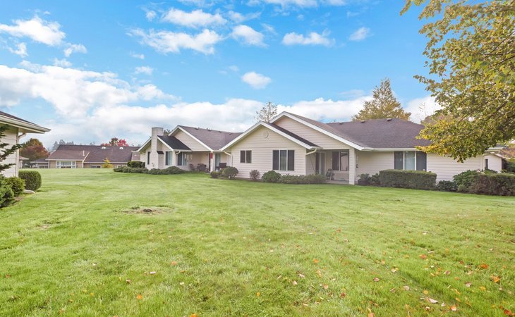 holiday-astor-house-at-springbrook-oaks-97132-1201499_2