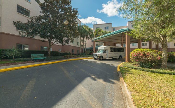 holiday-the-atrium-at-gainesville-32606