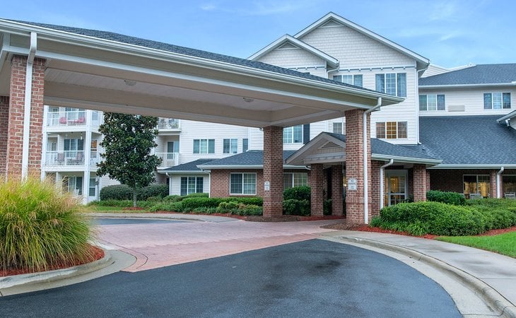 holiday-cedar-ridge-27215