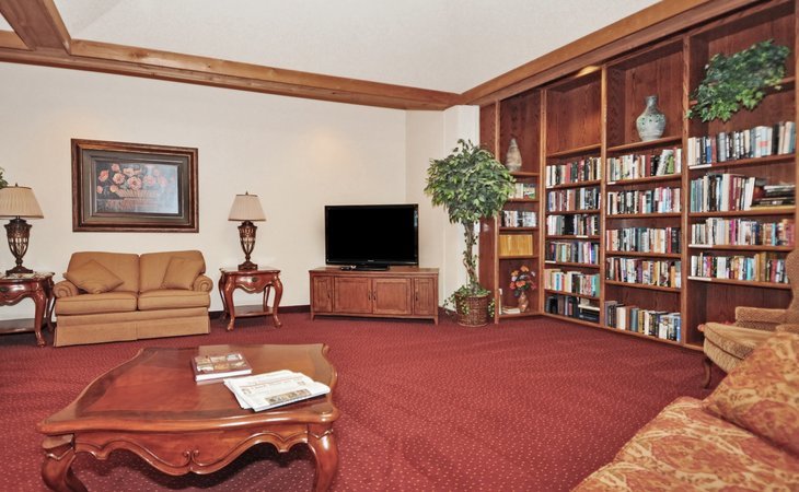 holiday-the-courtyard-at-lakewood-80215-1201546_3