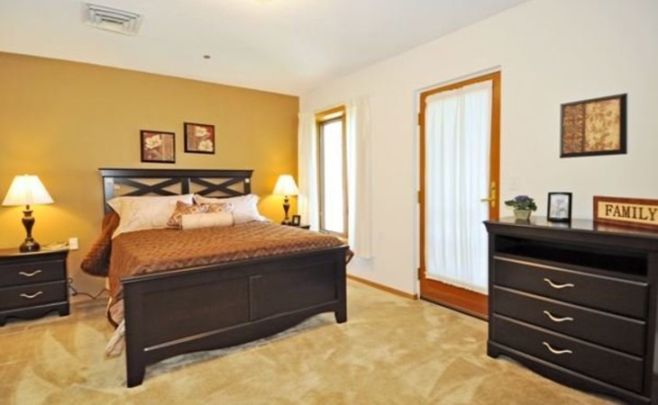 holiday-the-courtyard-at-lakewood-80215-1201546_5