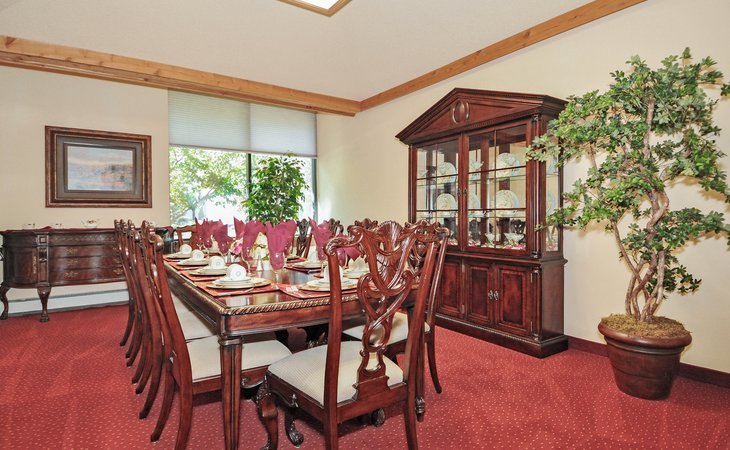 holiday-the-courtyard-at-lakewood-80215-1201546_6