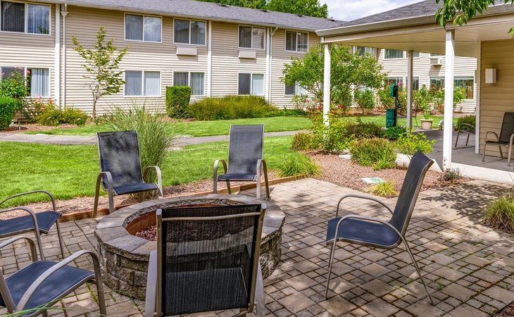 holiday-edgewood-downs-97008-1201565_7