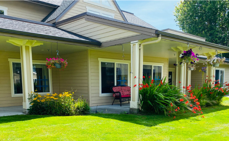solstice-senior-living-at-normandy-98148