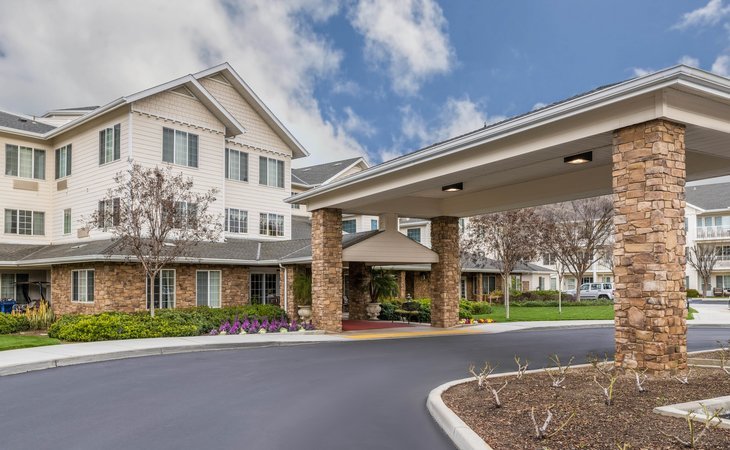 holiday-golden-oaks-92399
