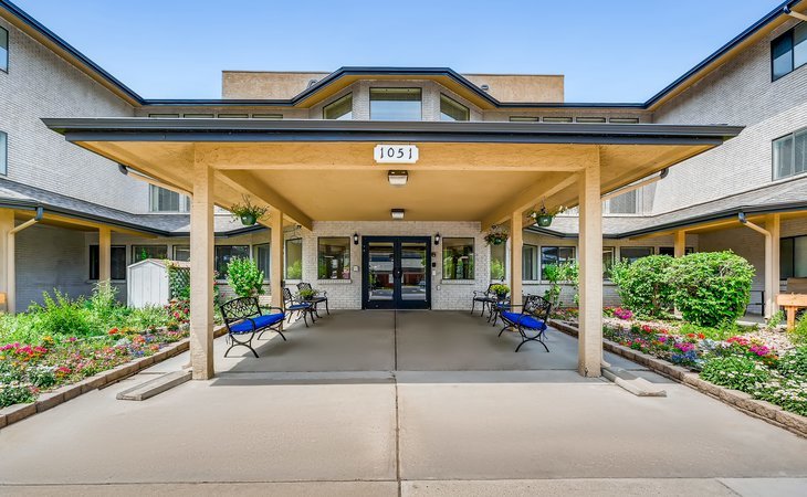holiday-greeley-place-80631