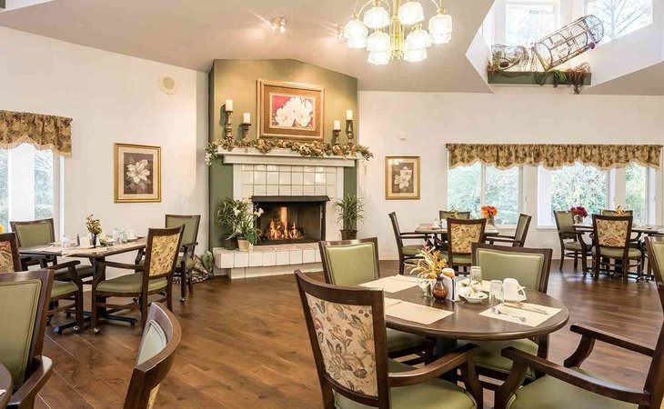 holiday-lake-shore-commons-28401-1201620_2