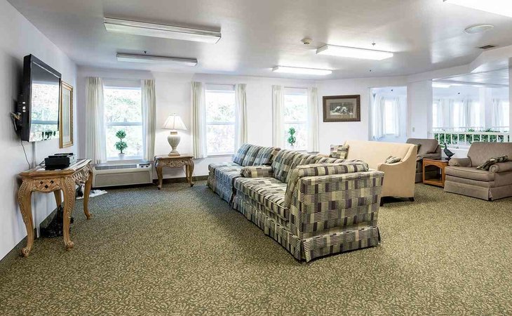 holiday-lake-shore-commons-28401-1201620_7