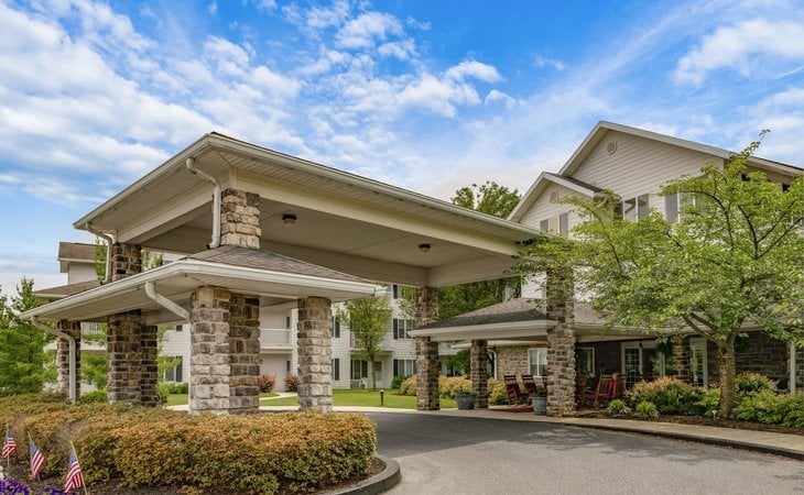holiday-the-manor-at-oakridge-17110-1201639_1