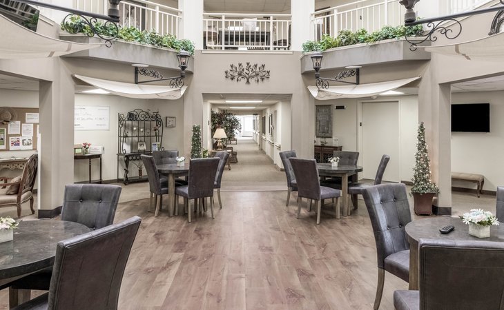 holiday-the-manor-at-oakridge-17110-1201639_3