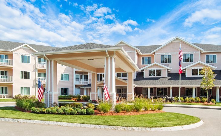 holiday-maple-suites-03820
