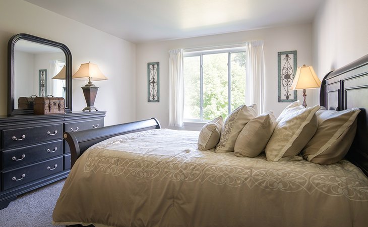 holiday-maple-suites-03820-1201642_11
