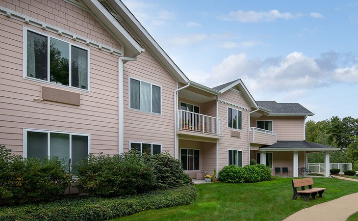 holiday-maple-suites-03820-1201642_12