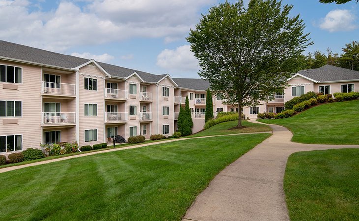 holiday-maple-suites-03820-1201642_13
