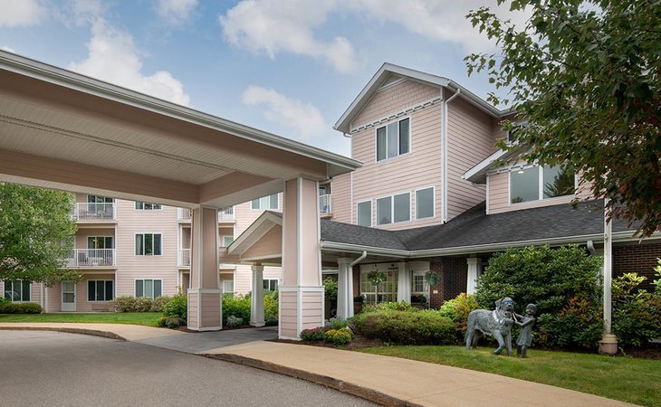 holiday-maple-suites-03820-1201642_2