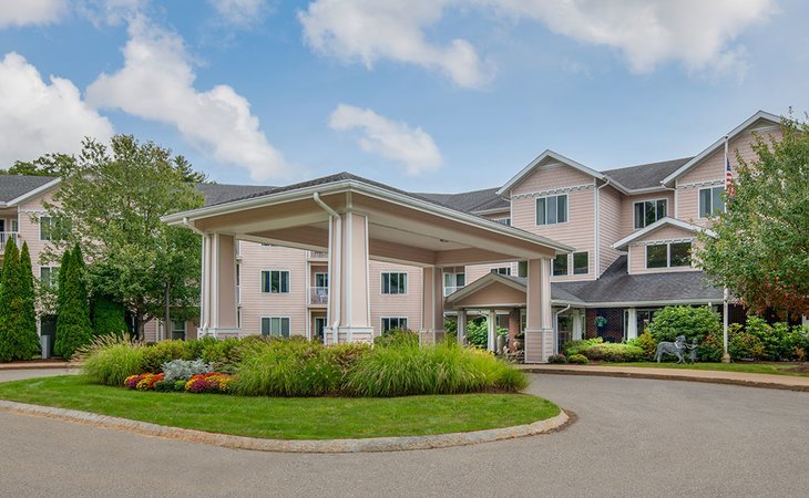 holiday-maple-suites-03820-1201642_3