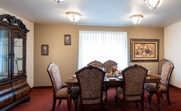 holiday-maple-suites-03820-1201642_7