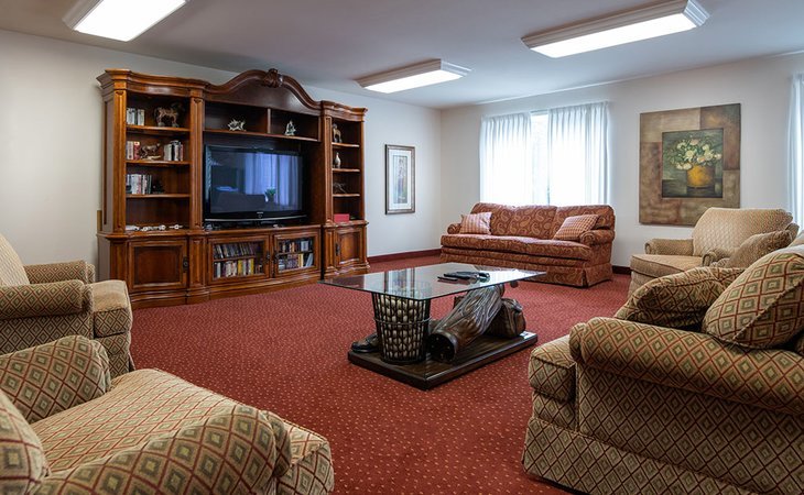 holiday-maple-suites-03820-1201642_9