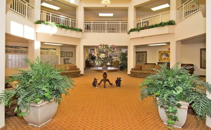 holiday-oakwood-hills-54701-1201658_3