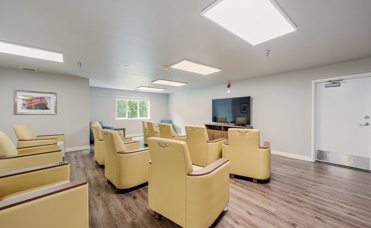 holiday-pinegate-31210-1201677_8