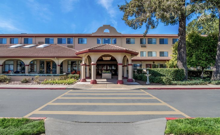 holiday-redwood-retirement-residence-94558-1201689_1
