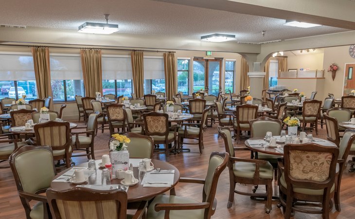 holiday-redwood-retirement-residence-94558-1201689_2