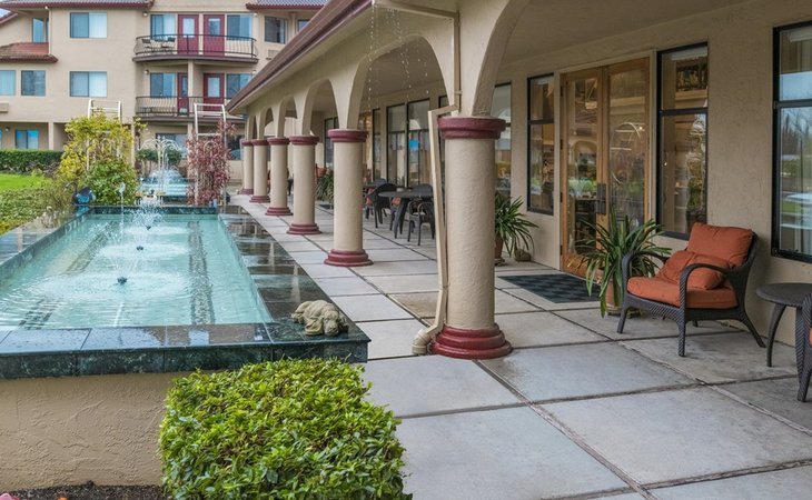 holiday-redwood-retirement-residence-94558-1201689_8