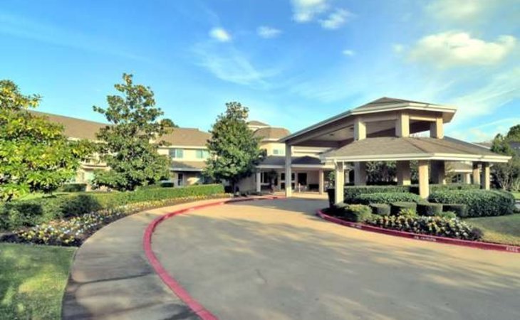 holiday-rosewood-estates-75703